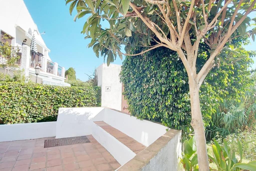 Apartamento Entero Con Solarium En Sabinillas, Con Piscina Y Al Lado Del Puerto De La Duquesa Манільва Екстер'єр фото