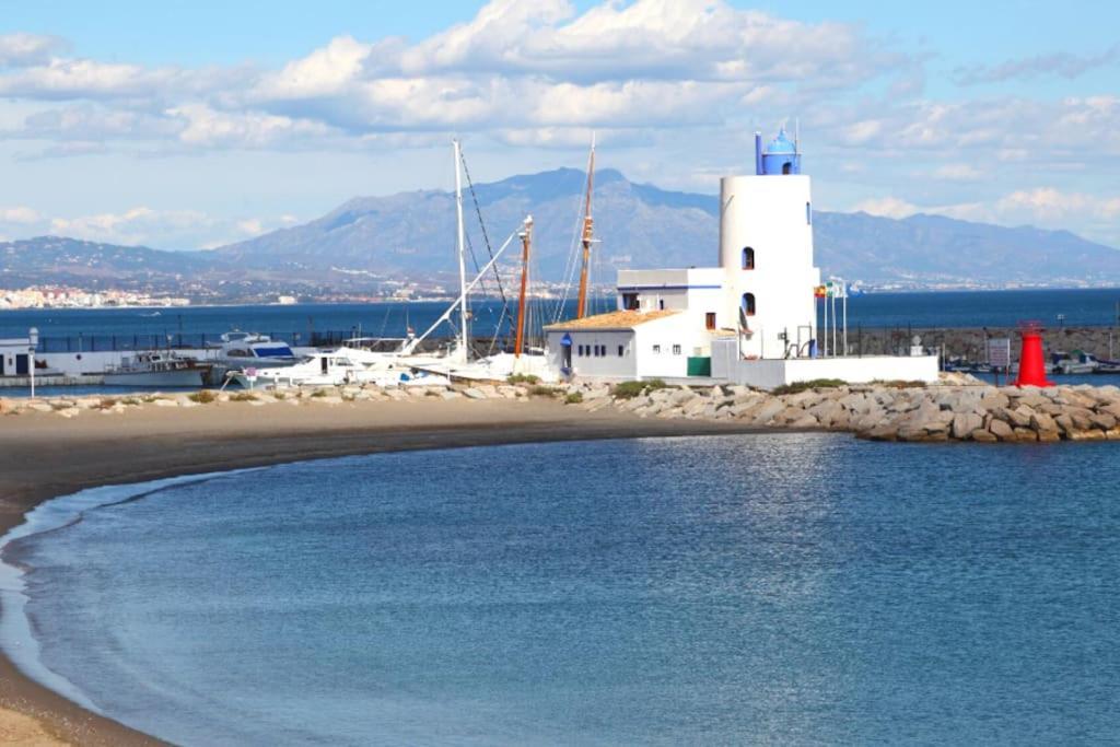 Apartamento Entero Con Solarium En Sabinillas, Con Piscina Y Al Lado Del Puerto De La Duquesa Манільва Екстер'єр фото