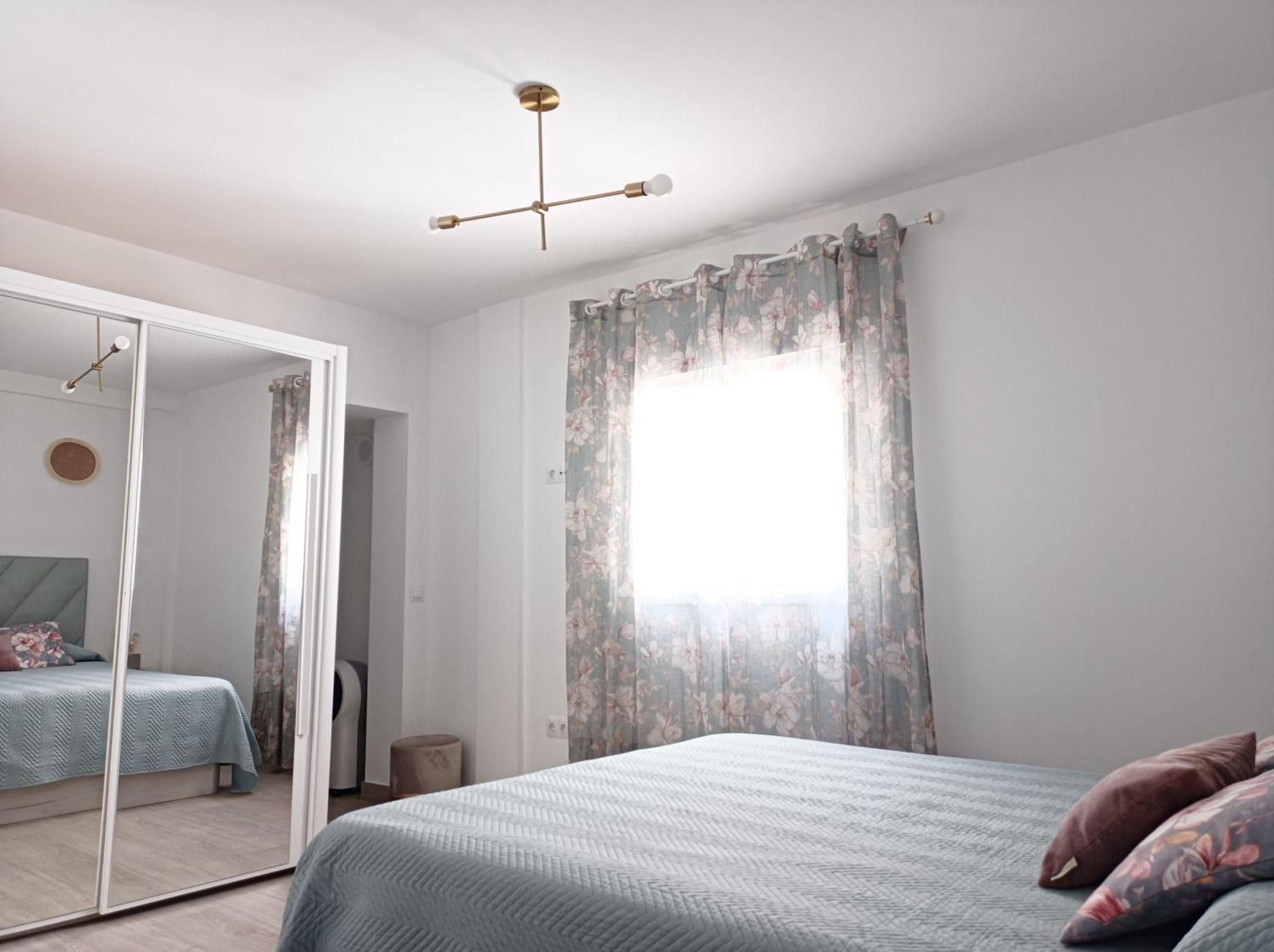 Apartamento Entero Con Solarium En Sabinillas, Con Piscina Y Al Lado Del Puerto De La Duquesa Манільва Екстер'єр фото